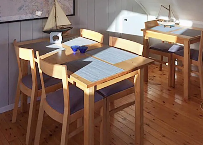 7 Person In Bru-by Traum * Bru